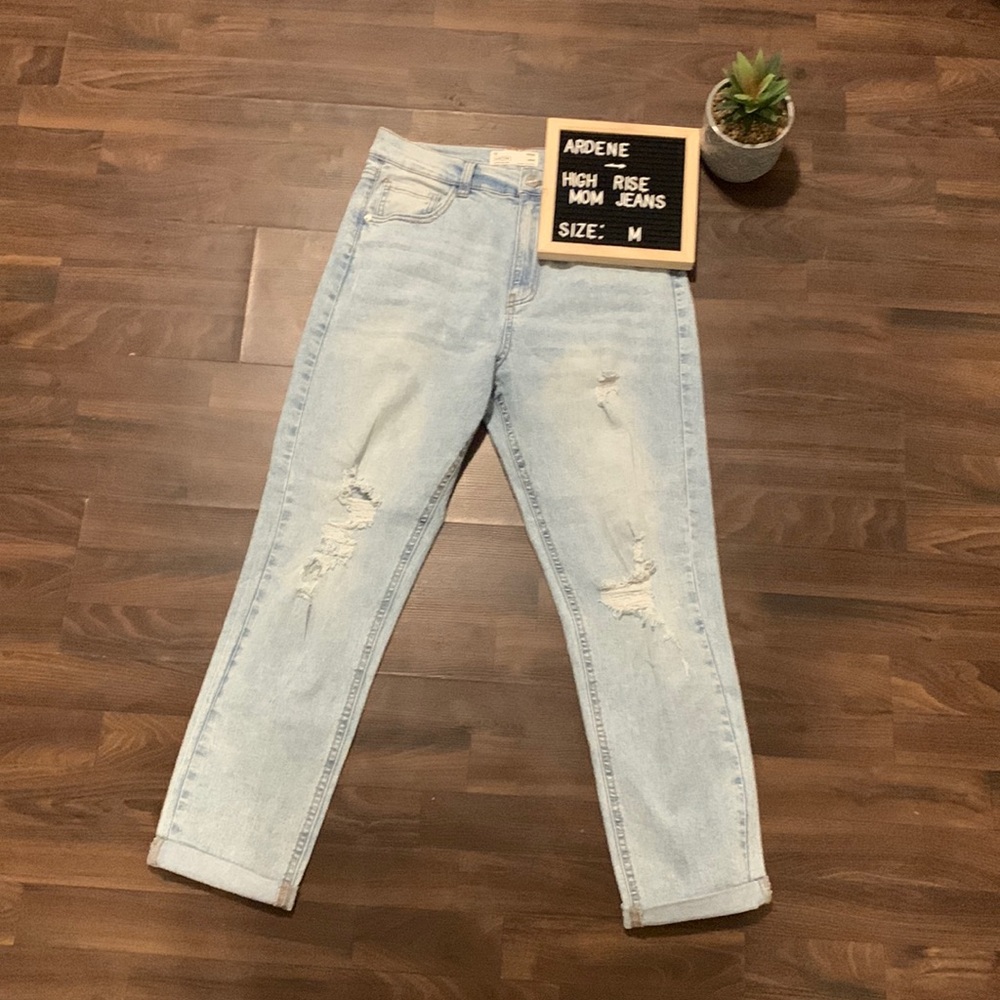 Ardene’s high rise ripped mom jeans NWOT - Eco-friendly! SIZE 11